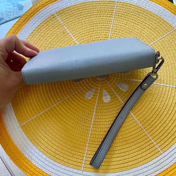 Michael Kors wallet/wristlet - Picture 3 of 5